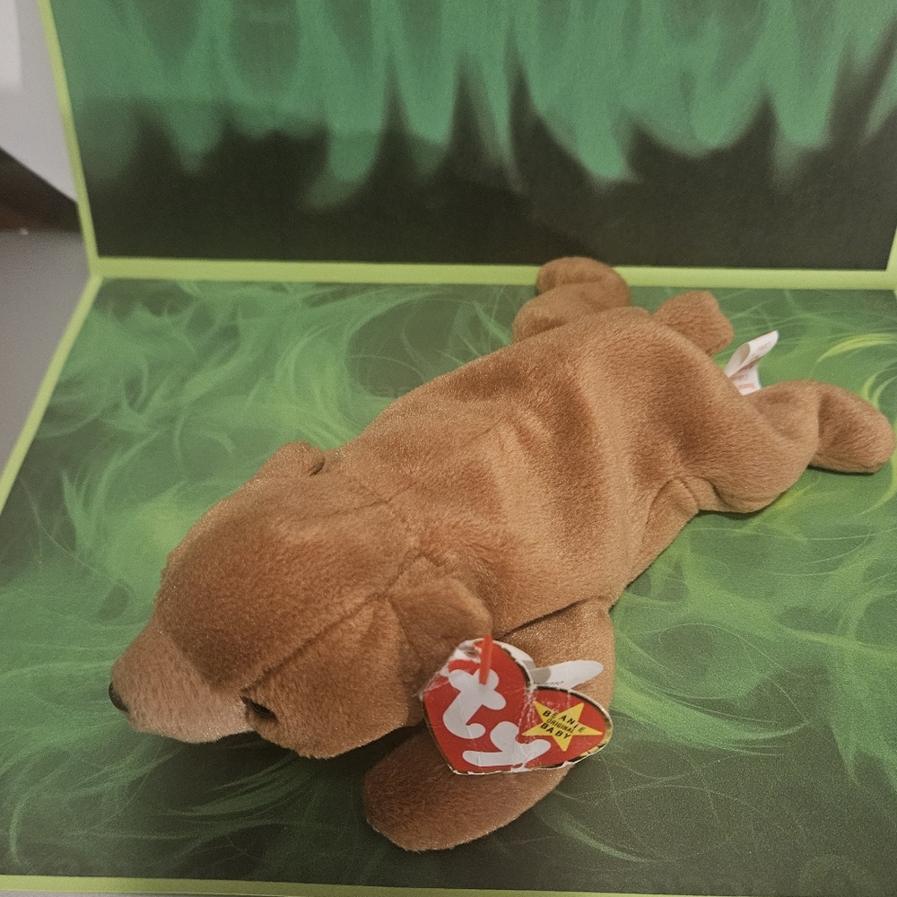 Ty Cubbie # 4010 Brown Plush Bear with Red Heart Tag